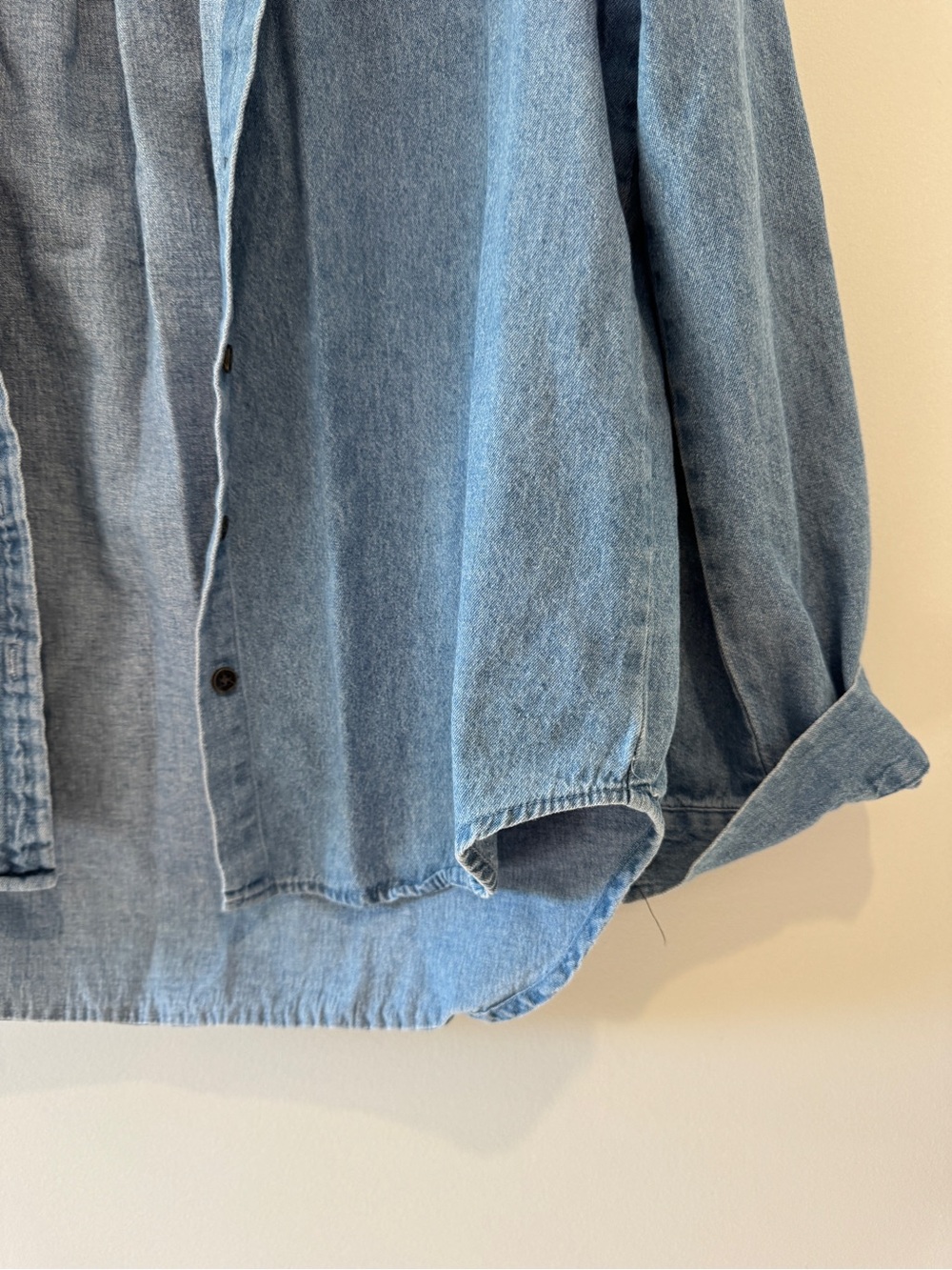 Forever 21 Denim Blue Button Down Size Medium - Picture 3 of 4